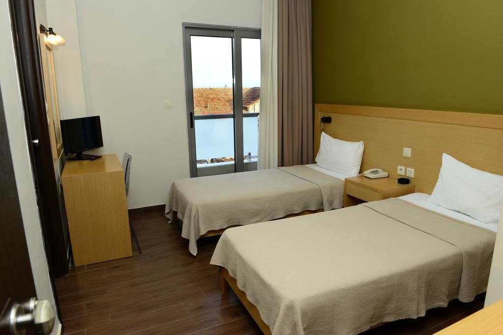 Ionion Hotel Kyparissia Exterior photo
